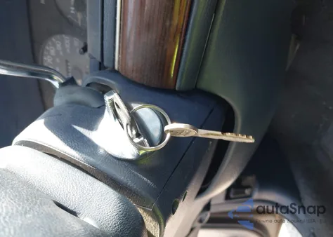 1995 Mercury Grand Marquis Gs z USA, uszkodzony, nr VIN 2MELM74W1SX677232